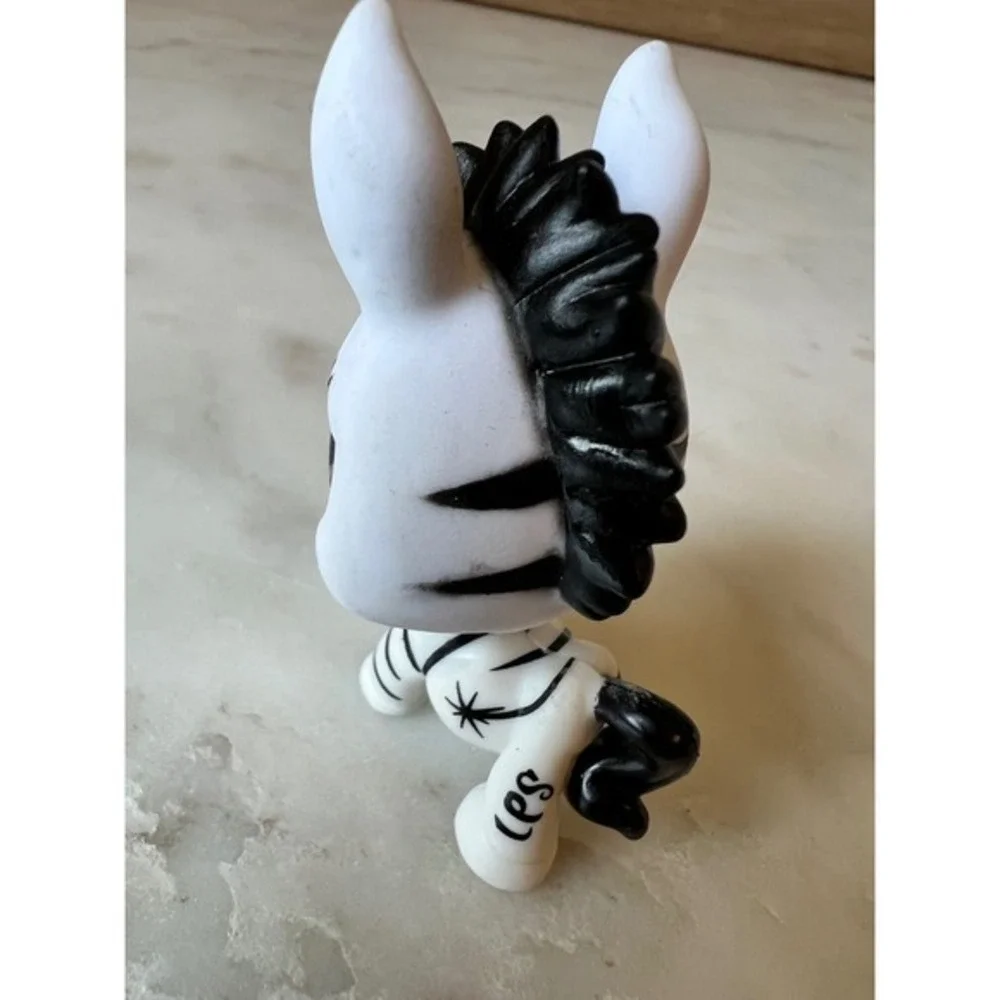 Littlest Pet Shop Zebra Figure G7 #97 Released in Zoo Pets Trio Set
